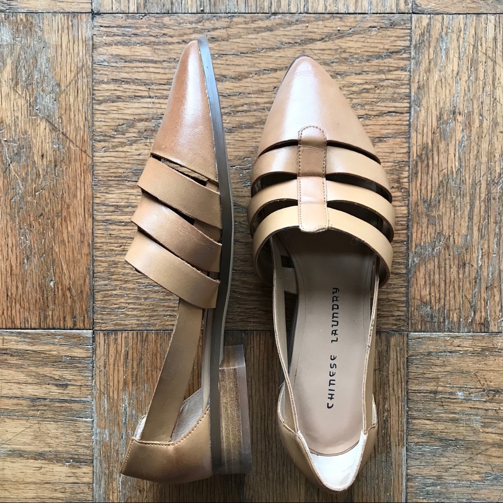 Chinese Laundry tan leather flats (like new!)